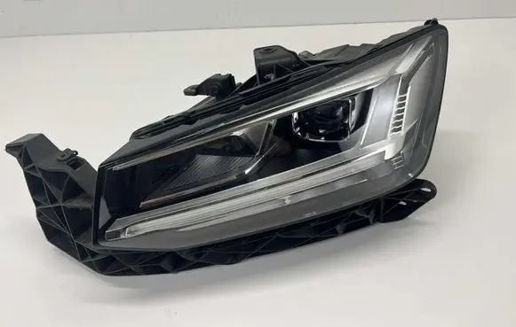 Audi Q2 - Headlight/headlamp 81A941033 90083596