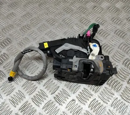 Mercedes-Benz E W213 Front door lock A2220063999 A0997206801
