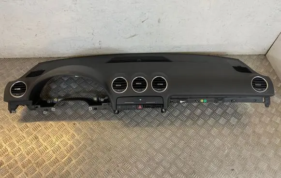 Seat Exeo (3R) Dashboard 3R1857003C 3R0880204D 0742130516