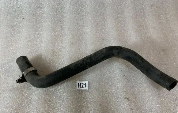 Mercedes-Benz C W202 Engine coolant pipe/hose 2028321194