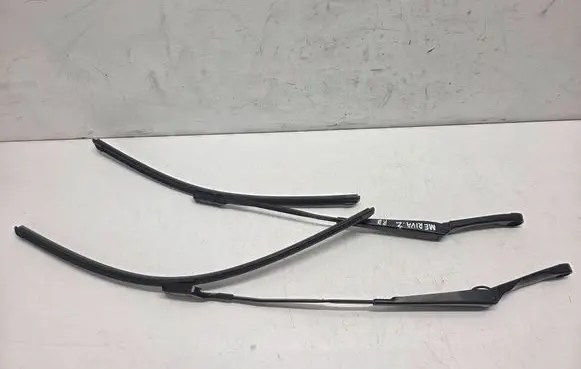 Opel Meriva B Front wiper blade arm 3392125736 1019
