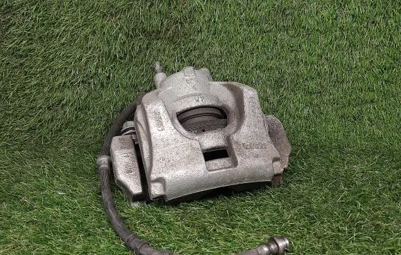 Ford Fusion II Front brake caliper DG9C2B134A