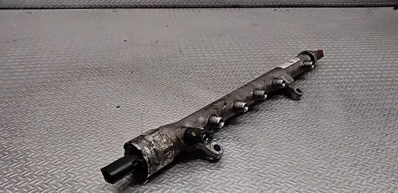 Skoda Octavia Mk2 (1Z) Fuel main line pipe 03L130089B 03L906054A