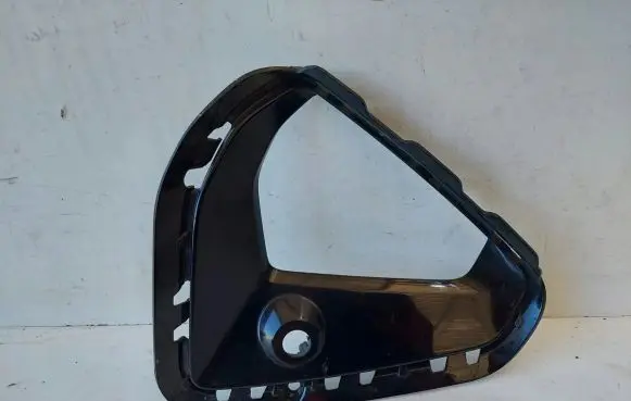 Audi e-tron Front bumper lower grill 4KE121736A