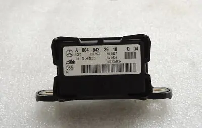 Mercedes-Benz ML W164 Air suspension control unit module (rear) 10170103823 A0045423918