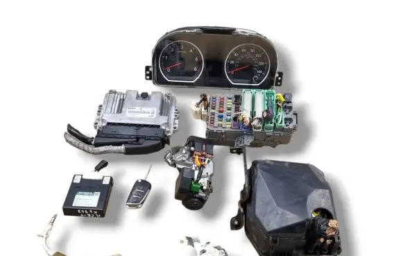Honda CR-V Engine ECU kit and lock set 0281013633 37820-R06-E16