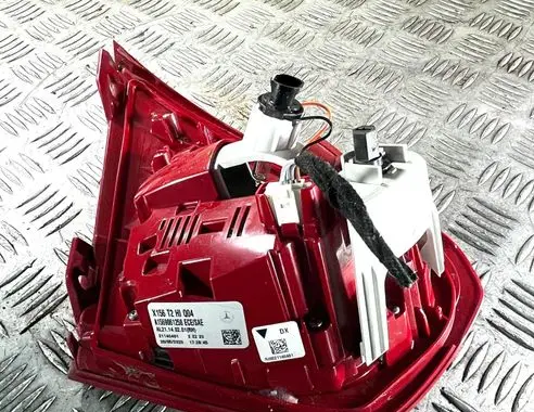 Tailgate rear/tail lights
