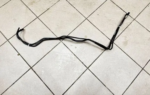 BMW 5 F10 F11 Fuel line pipe 7205300 L23296D 140892
