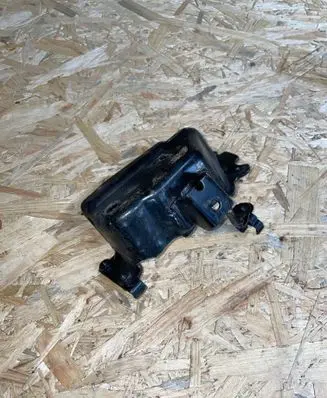 Volvo V50 Fuel filter bracket/mount holder 536643B 0810
