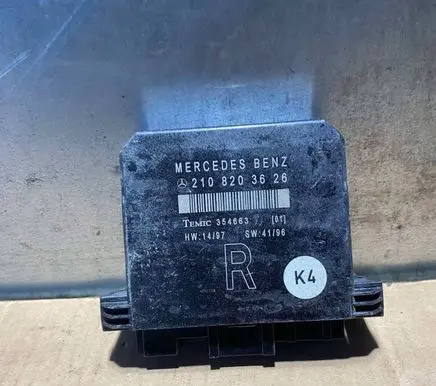 Mercedes-Benz E W210 Door control unit/module 2108203626 354663