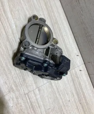 BMW X2 F39 Throttle valve 7618838