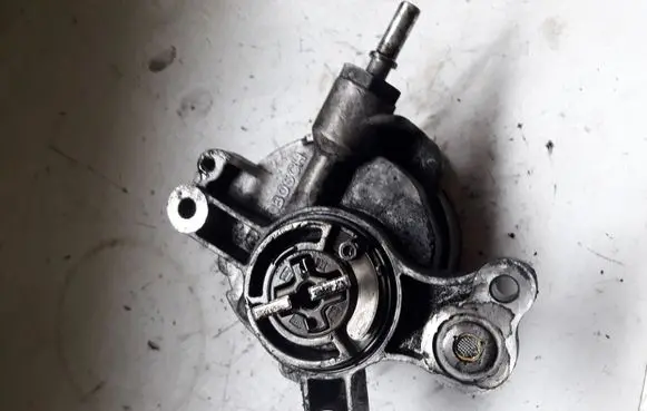 Volvo V50 Vacuum pump