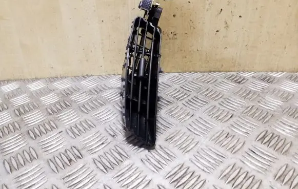 Ford Kuga II Dash center air vent grill 07465000
