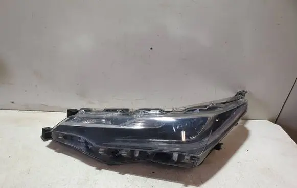 Toyota Corolla E210 E21 Headlight/headlamp 16743F 183508158 8115002L70