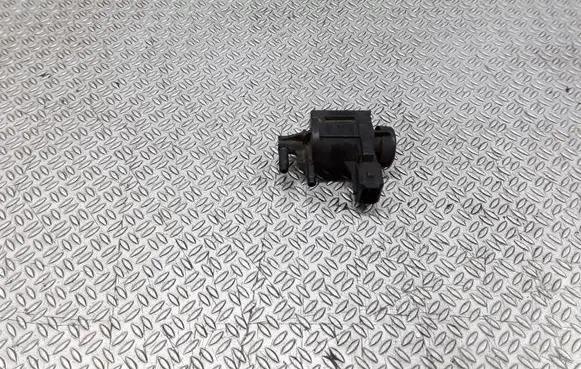 Volkswagen PASSAT B5.5 Vacuum valve 1J0906283A