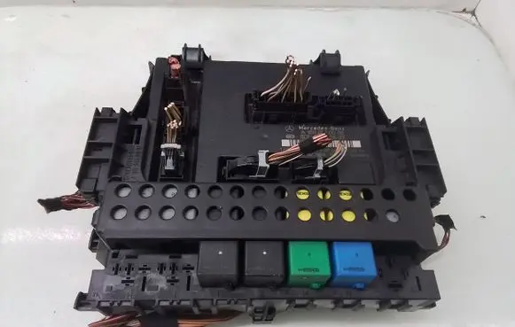 Mercedes-Benz B W245 Comfort/convenience module A1699010000