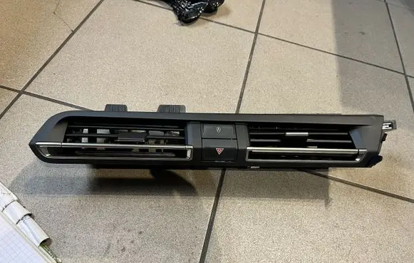 Peugeot 508 II Dash center air vent grill 9813436277