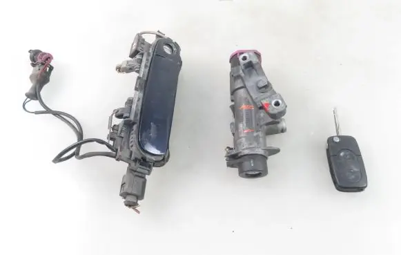 Audi A8 S8 D2 4D Ignition lock 4B0905851B