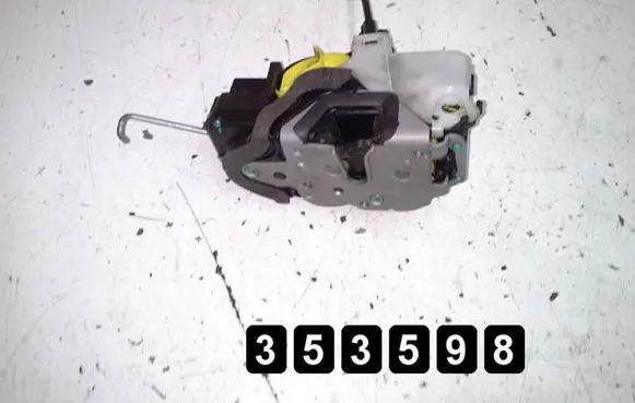 Opel Insignia A Front door lock 13503781