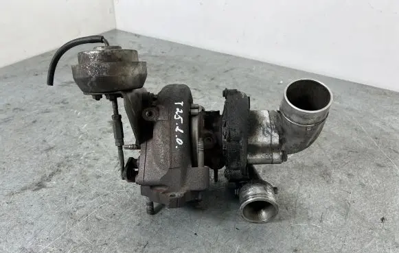 Toyota Avensis T250 Turbo 06012021517 172010R020