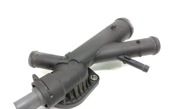 Volkswagen PASSAT B7 Engine coolant pipe/hose 03L121131AA