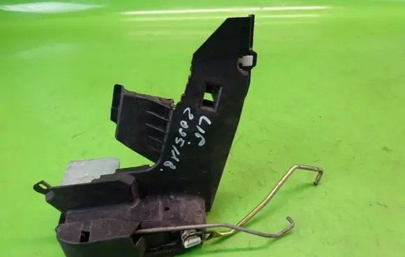 Toyota Corolla E10 Front door lock