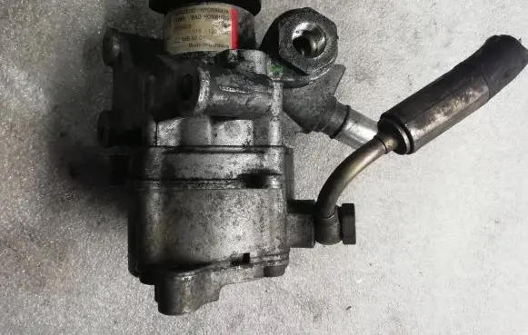 Mercedes-Benz E W210 Power steering pump 0024669201 2108425 61289