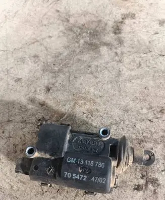Volkswagen Sharan Central locking motor 13118786 705472