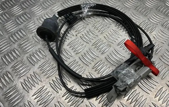 Maserati Ghibli Gear shift cable linkage 670003469