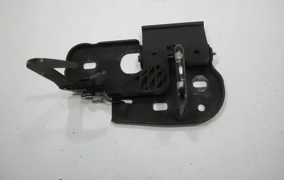 Volkswagen PASSAT B6 Engine bonnet/hood lock/latch loop/hook 3C0823480A