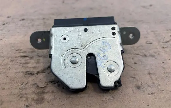Alfa Romeo Giulietta Tailgate/trunk/boot lock/catch/latch 55701971