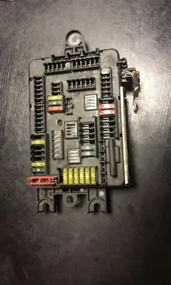 BMW 4 F32 F33 Fuse module 9261111