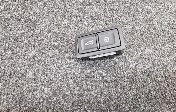 Audi Q7 4M Tailgate/boot open switch button 4G0959831D