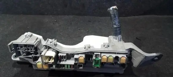 Toyota Avensis T250 Fuse box set 5136ya1