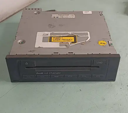 Audi A4 S4 B7 8E 8H CD/DVD changer 8e0035111d