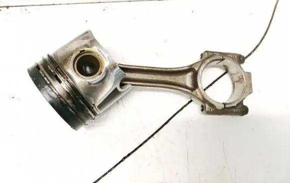 Piston with connecting rod