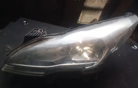 Peugeot 5008 Headlight/headlamp 89907703 9805505680