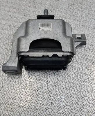 BMW 5 F10 F11 Engine mount bracket 686235 G205000 67714501