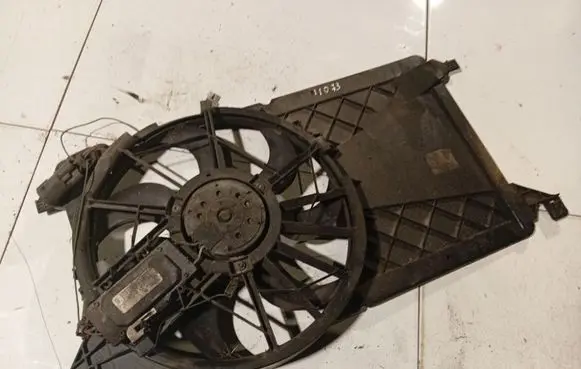 Mazda 3 I Radiator cooling fan shroud 0130303963