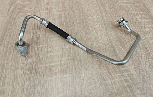 BMW 5 G30 G31 G38 Turbo turbocharger oiling pipe/hose 8679019