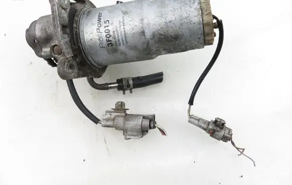 Toyota Avensis T220 Fuel filter housing 