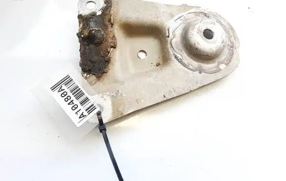 Audi A4 S4 B5 8D Engine mounting bracket 8D0399541B