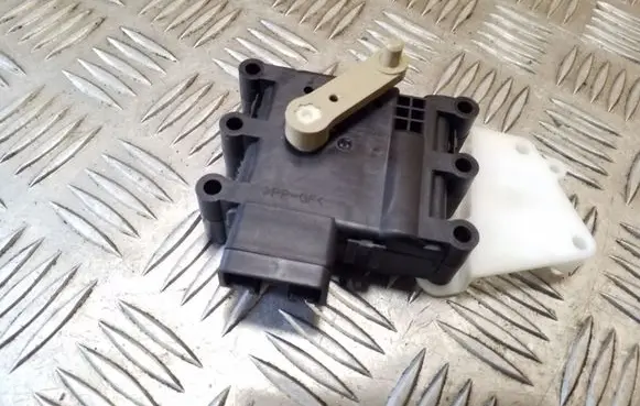 Mazda 3 II Air flap motor/actuator