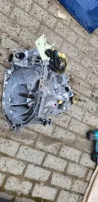 Peugeot 206 Manual 5 speed gearbox 20DM73 8987256A