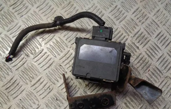 Nissan Pulsar Distronic sensor radar 284383ZL0A 39R04825 0203300116
