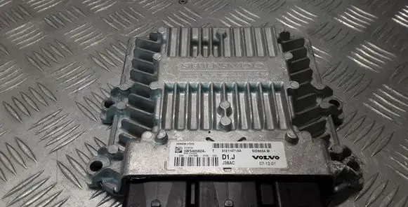 Volvo V50 Engine control unit/module 31211071AA 5WS40562A