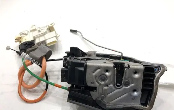 BMW 5 G30 G31 G38 Rear door lock 74777045A36ED4