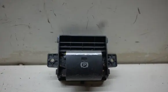 Subaru Outback (BS) Hand parking brake switch 