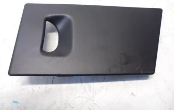 Peugeot 508 Fuse box cover