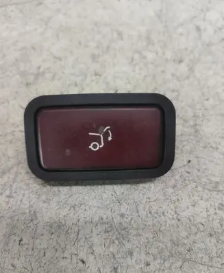 Mercedes-Benz E W211 Tailgate opening switch A2118219551